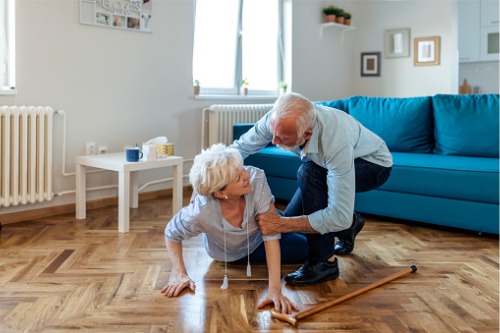 Descubre la importancia de prevenir las caídas en adultos mayores – Adeslas Salud y Bienestar