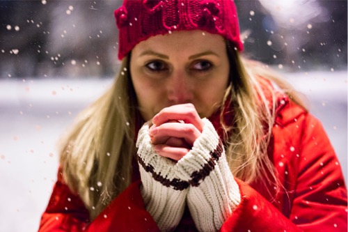 Descobreix què és l’a&l·lèrgia al fred i com evitar-la  Adeslas Salut i Benestar