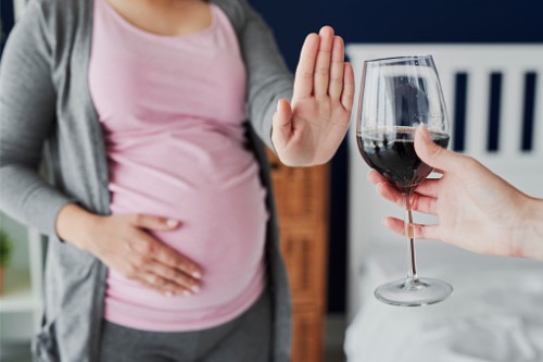 Descubre qué es el trastorno del espectro alcohólico fetal y sus consecuencias  Adeslas Salud y Bienestar