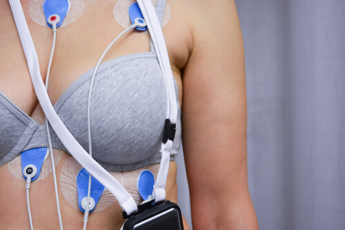 Holter electrocardiográfico (ECG): lo que debes saber sobre esta prueba - Adeslas Salud y Bienestar