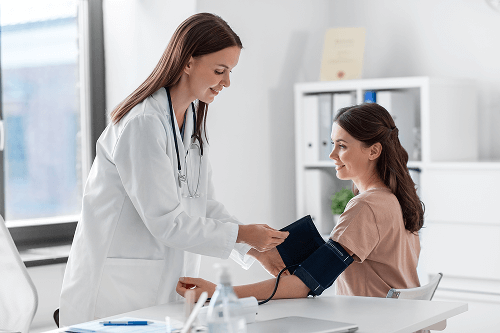 Hipertensión en la mujer: el papel de las hormonas, la sal y el riñón - Adeslas