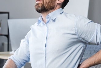 Hombre con dolor de espalda