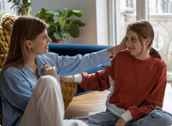 madre e hija pasando tiempo juntas