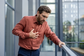 Hombre con infarto