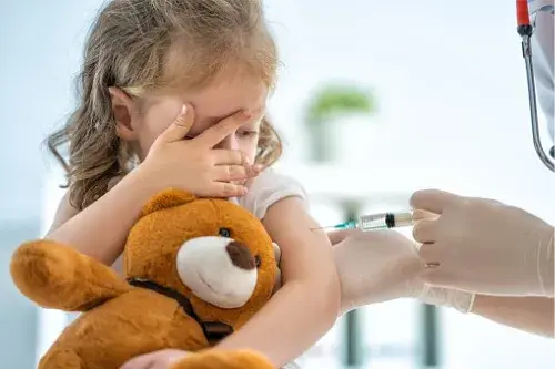 Cómo gestionar el miedo de los niños a las agujas