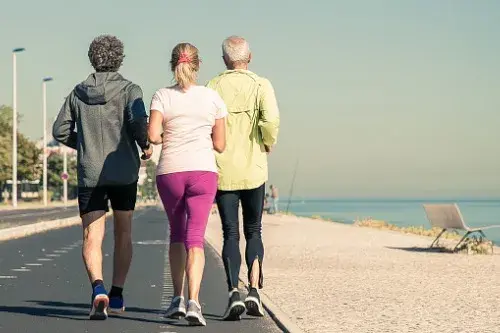 10 beneficis per a la salut de fer exercici de manera regular